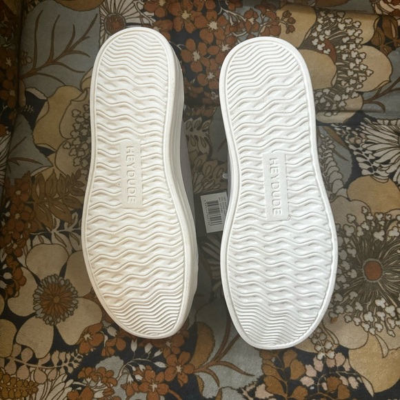 Hey Dude Women’s shoes - NWT size 10 - Picture 4 of 4